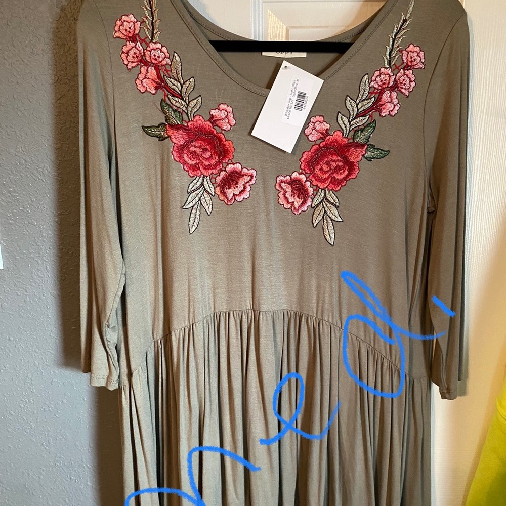 New top with tags